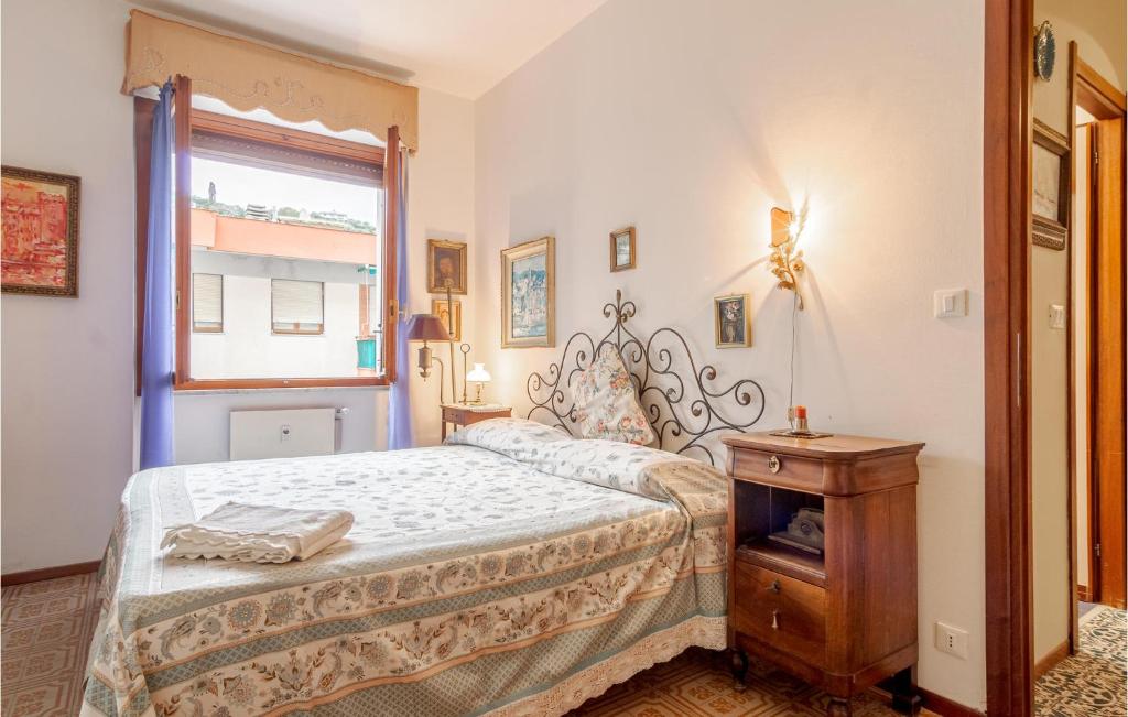 Posteľ alebo postele v izbe v ubytovaní 1 Bedroom Lovely Apartment In Rapallo