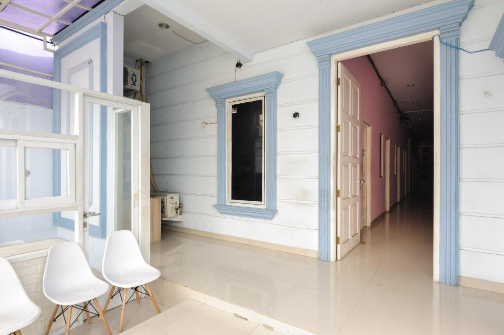 Fotografie z fotogalerie ubytování RedDoorz near Stasiun Palmerah v destinaci Jakarta