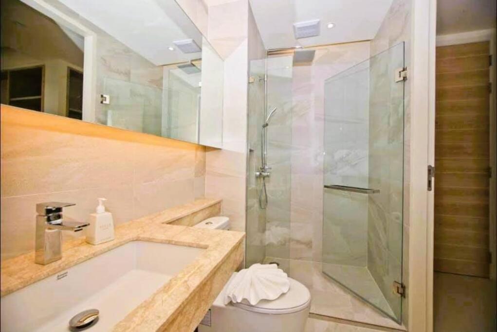 Afbeelding uit fotogalerij van Stunning sea view apartment with pool in Ao Nang Beach