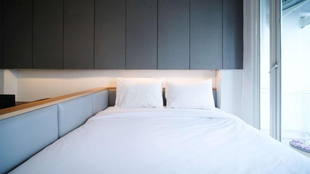 Homey Studio at Orchard Supermall Mansion Apartment By Travelio(スラバヤ ...