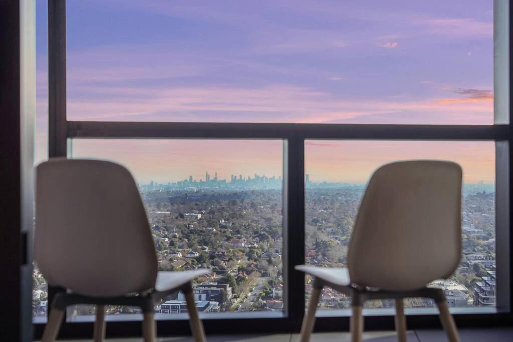 Foto dalla galleria di Light & lofty Uninterrupted 180 degree View 2B2B1C a Box Hill