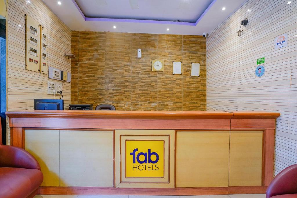 Vstupní hala nebo recepce v ubytování FabExpress New Deepak - Nr Fort & CSMT Station