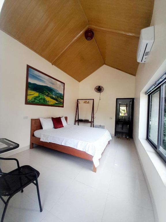Serena riverside homestay - Tràng An - Chambre Royale Avec Vue De La Piscine