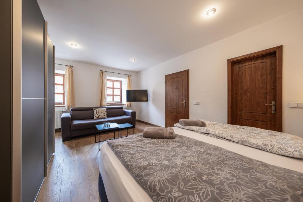 Penzion Mnich - Deluxe Triple Room