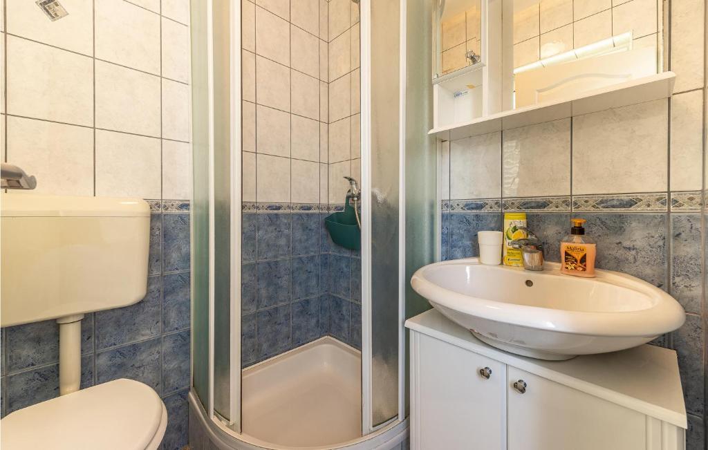 Kúpeľňa v ubytovaní Cozy Apartment In Seline With Wifi