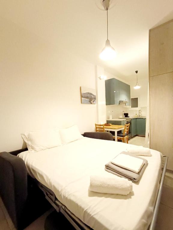 Athenian Dream Studio by YHA