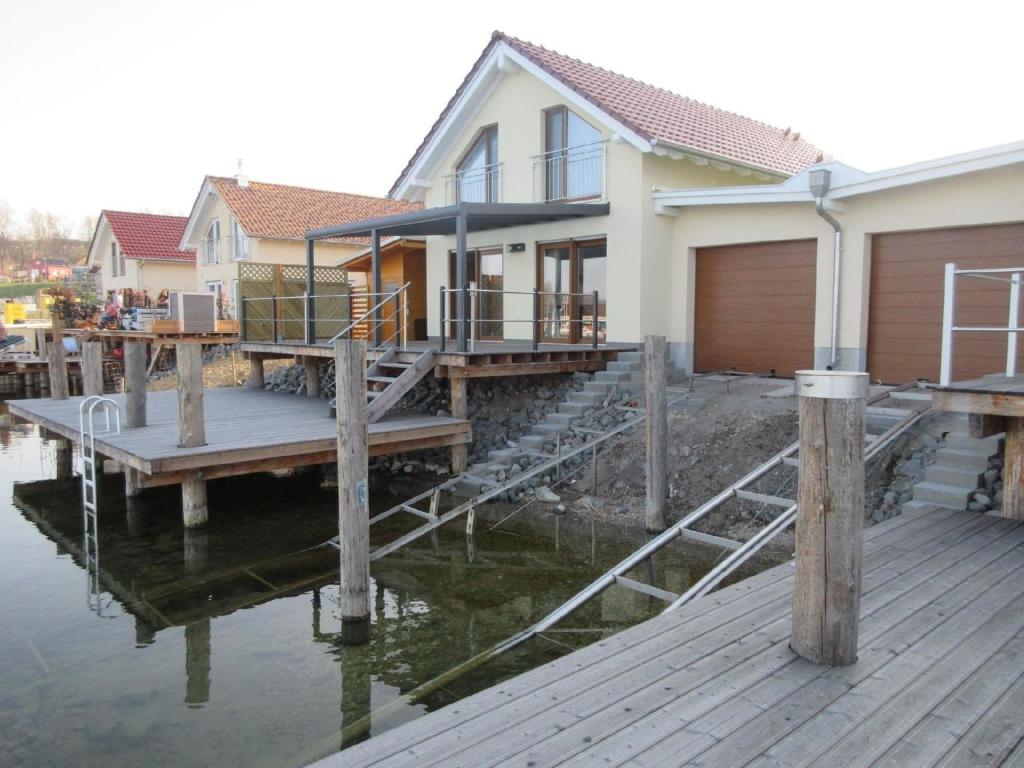 Seehaus Arielle mit Wassergrundstück, Mücheln (updated prices 2025)