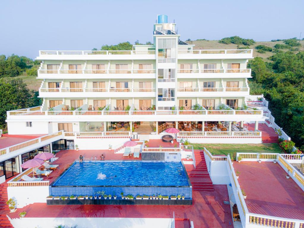 Bazén v ubytování SPARV Aulakhs Resort nebo v jeho okolí