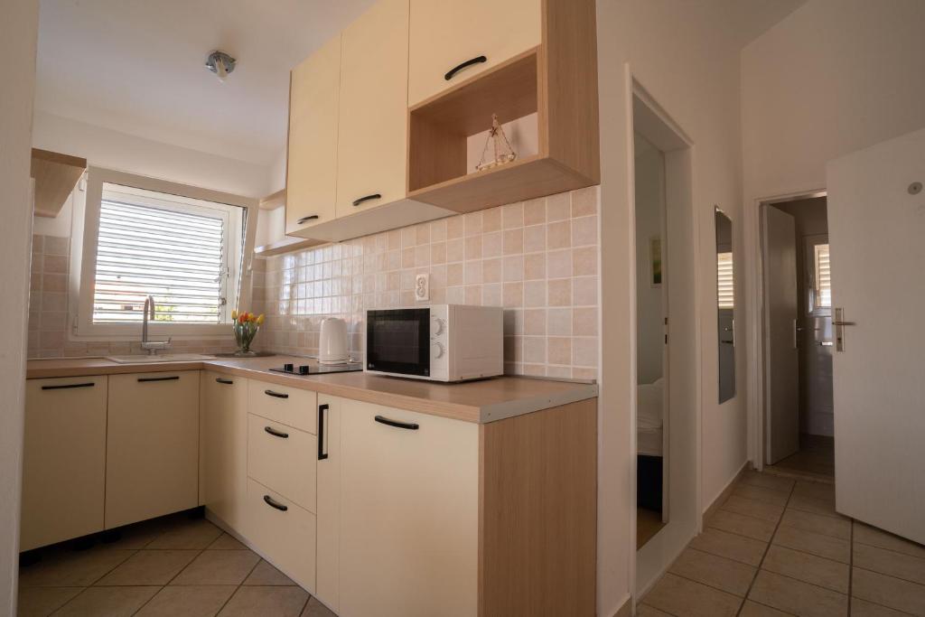 Apartments & Rooms Petra - 5