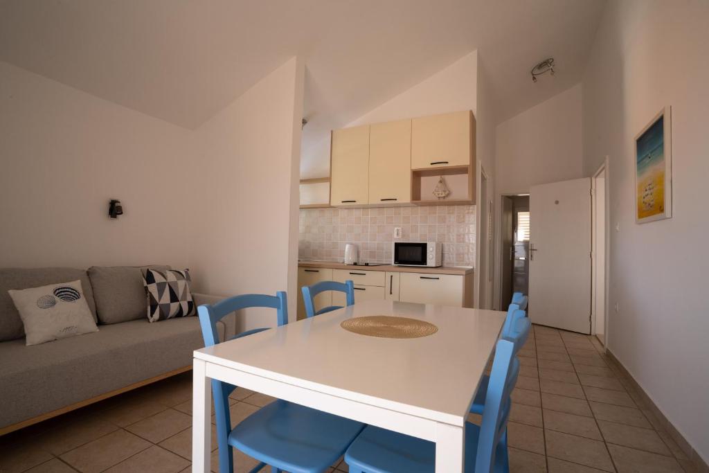 Apartments & Rooms Petra - 7