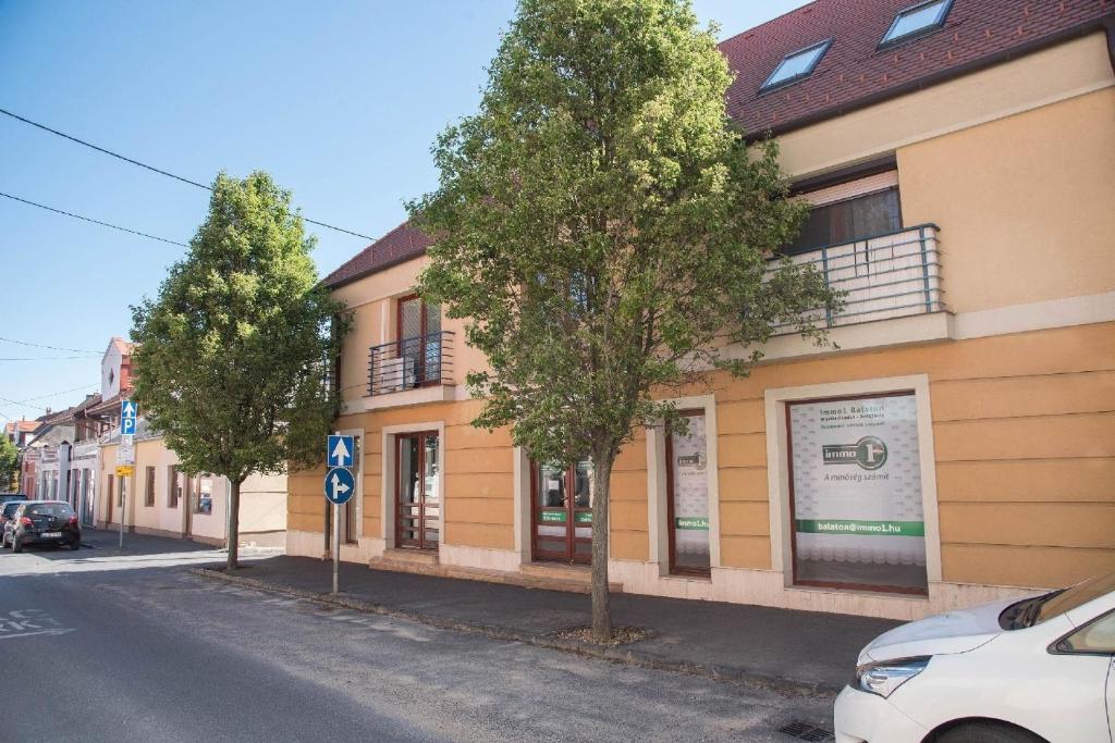 Fotografia z galérie ubytovania Wunderschöne Ferienwohnung in Keszthely v destinácii Keszthely