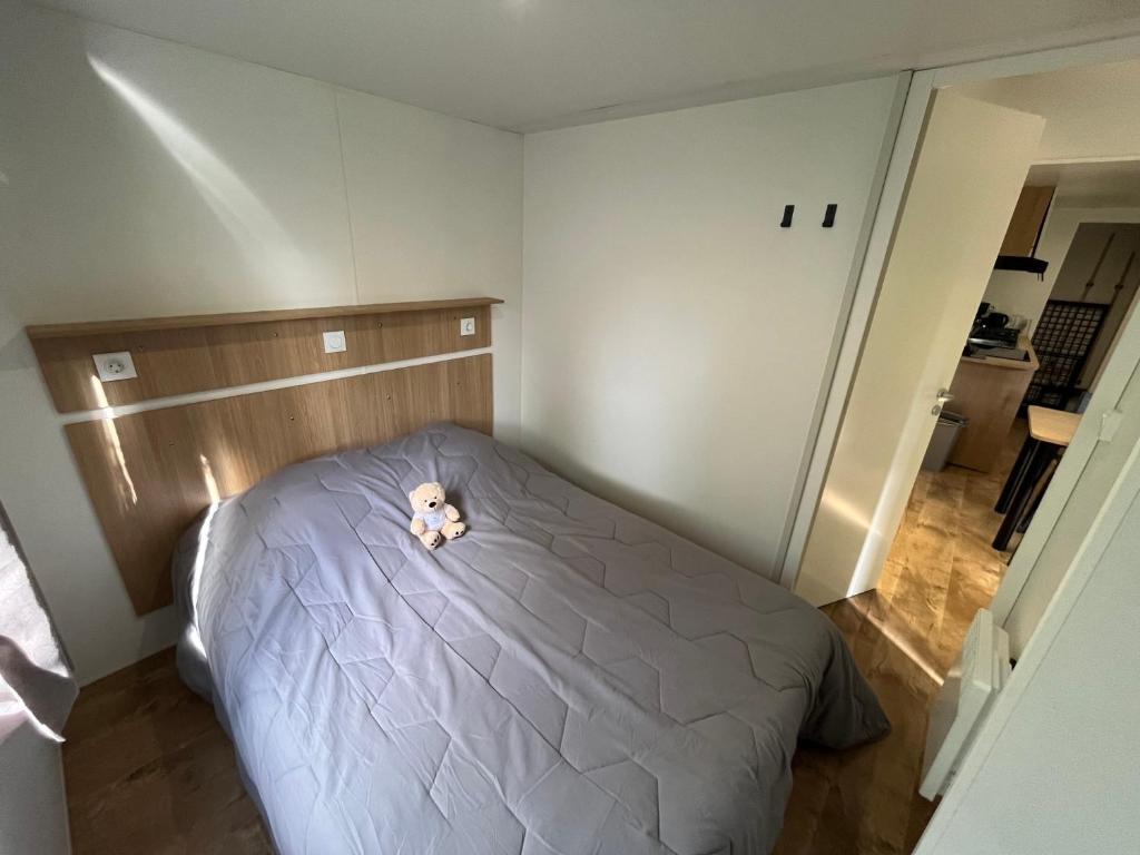 Postel nebo postele na pokoji v ubytování Camping de Santenay