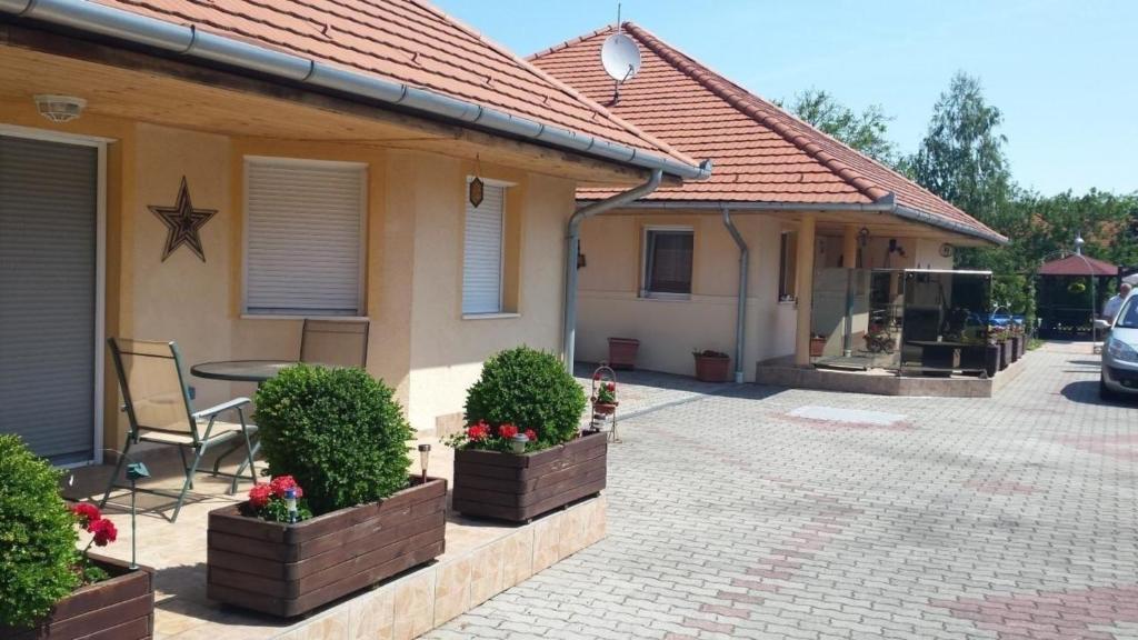 Hochwertiges Ferienhaus Steffi mit Terrasse 8649 Balatonberény, Balatonberény kép - 1