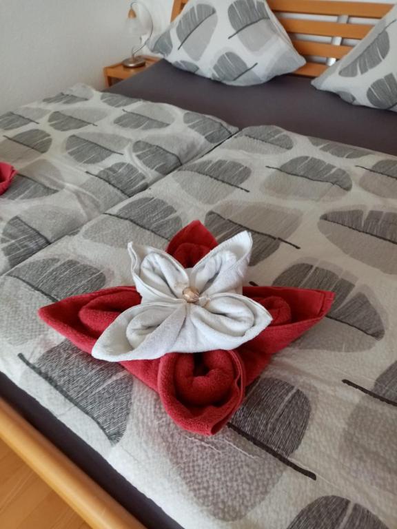 Postel nebo postele na pokoji v ubytování Ferienzentrum Bodensee