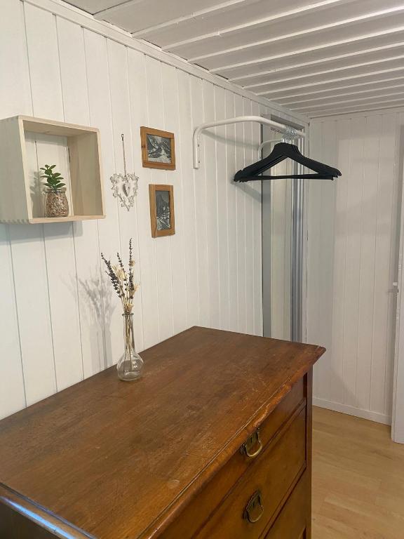 Cosy apartment in heritage protected swiss chalet - Resim 8