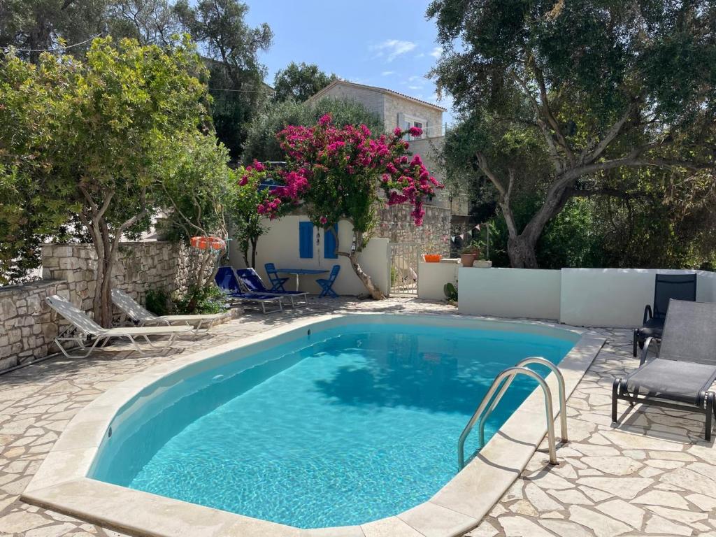 Bazén v ubytování Margarita Apartments Paxos - Studio Illa nebo v jeho okolí