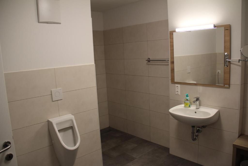 Koupelna v ubytování Workers Appartements Kreuzwirt