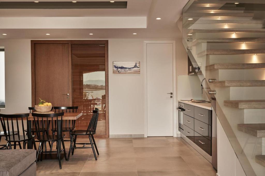 Kép Beachfront Alassa Villas w Private Pools Complex szállásáról Kotrónion városában a galériában
