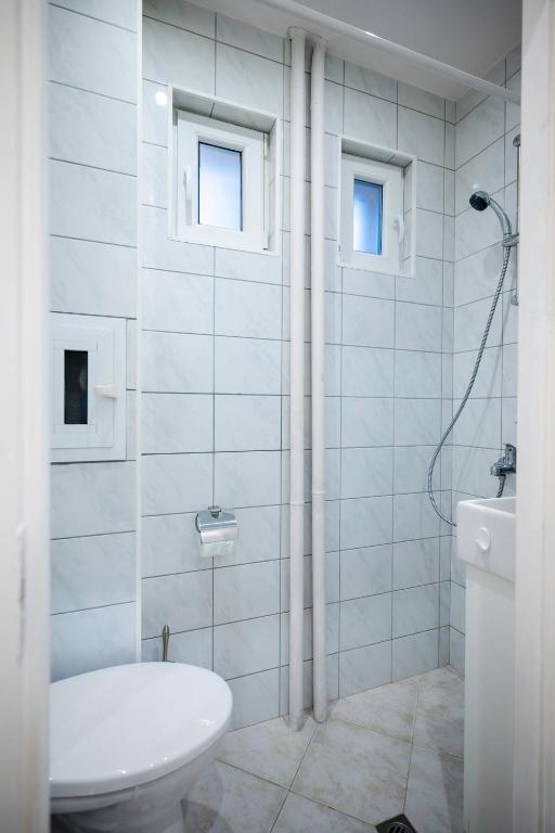 Koupelna v ubytování 1BD flat with Desk on Russian Monument Square by Flat Mаnager