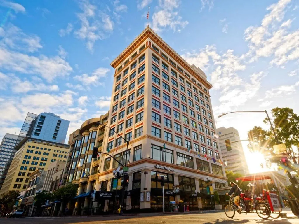 Gaslamp Plaza Suites in San Diego