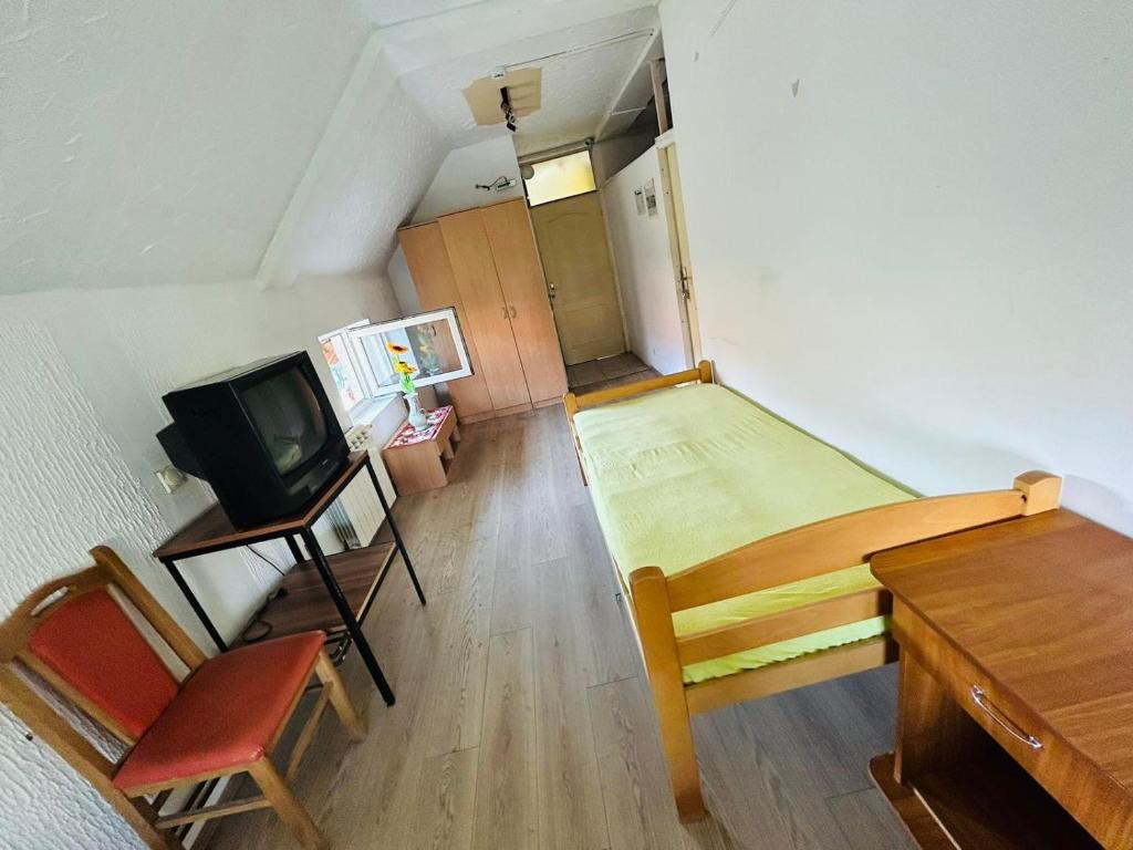 TV a/nebo společenská místnost v ubytování Rooms for rent "SARA"