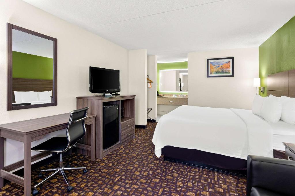 Quality Inn Salem - I-81 photo
