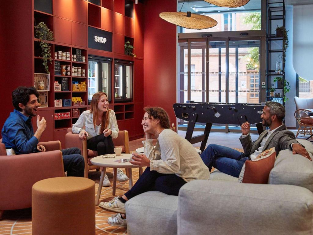 トゥールーズにあるAparthotel Adagio Original Toulouse Centre La Graveの一団