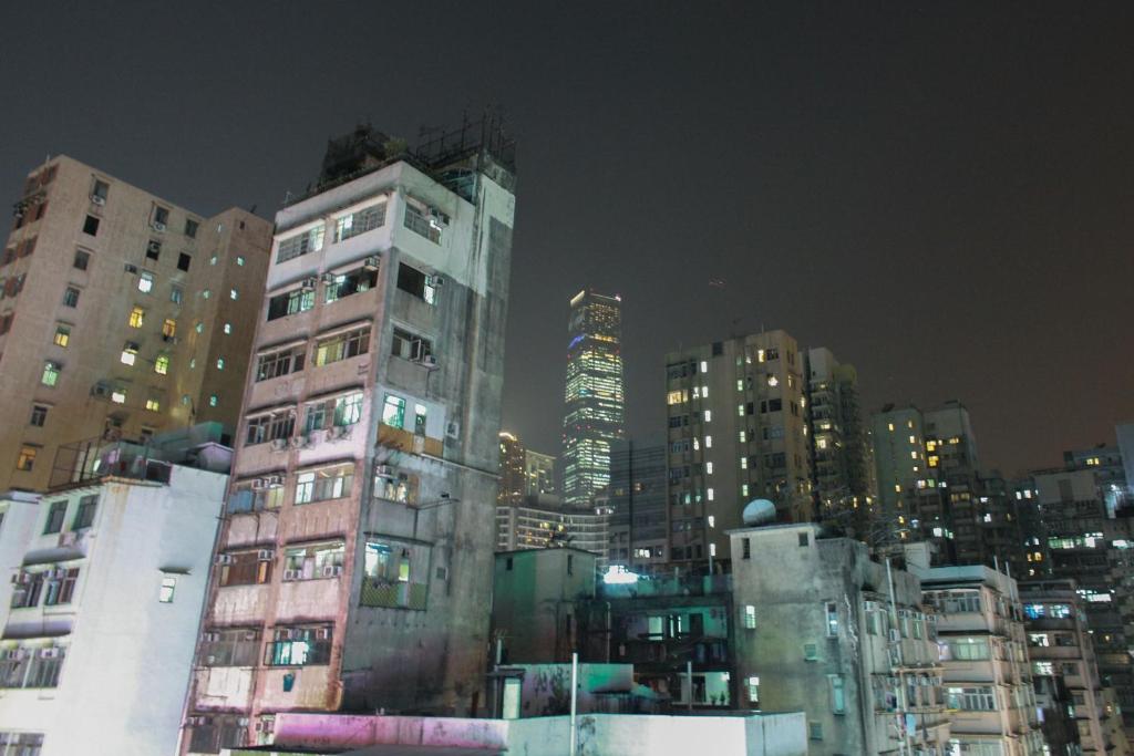 Nespecifikovaný výhled na destinaci Hongkong nebo výhled na město při pohledu z hotelu