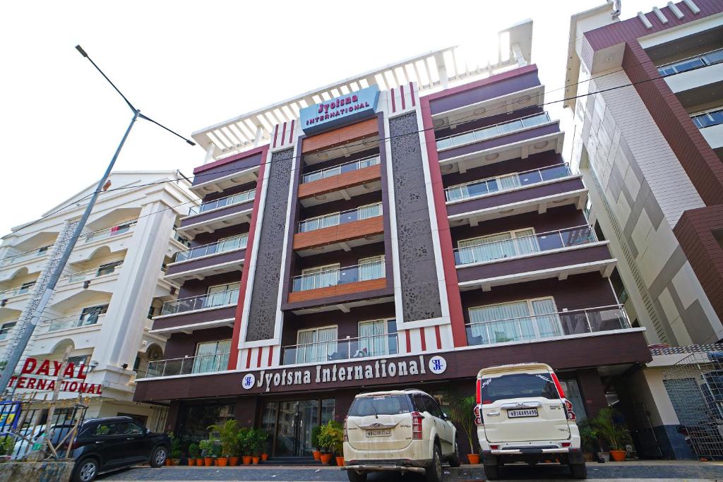 Jyotsna International !! Dheusagar Park 900 Mts !!