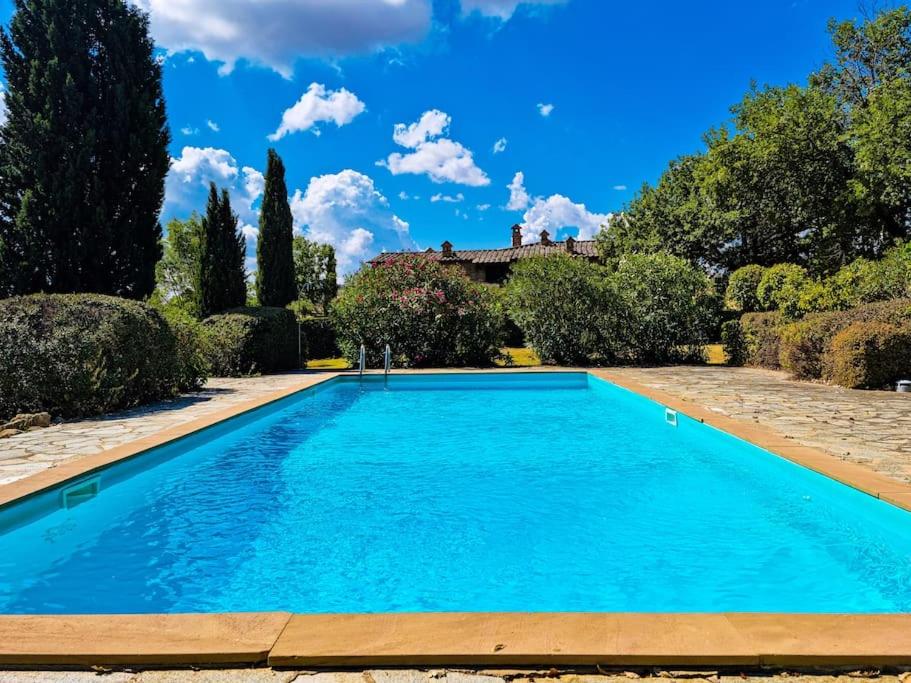 Country Villa with Netflix and Swimming Pool