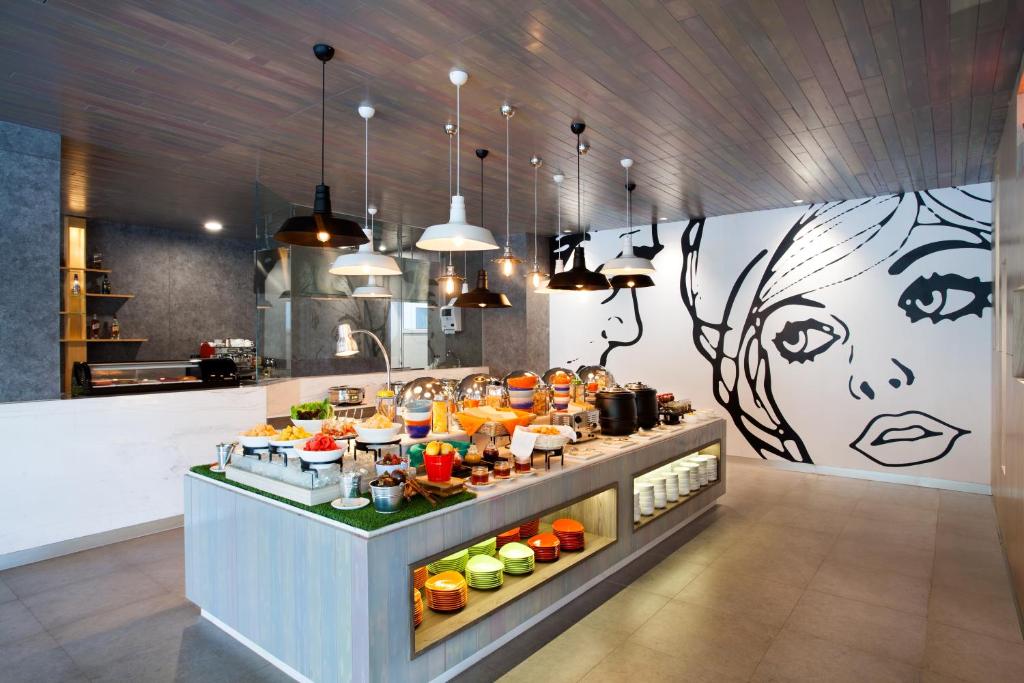 Jídlo v hotelu nebo okolí