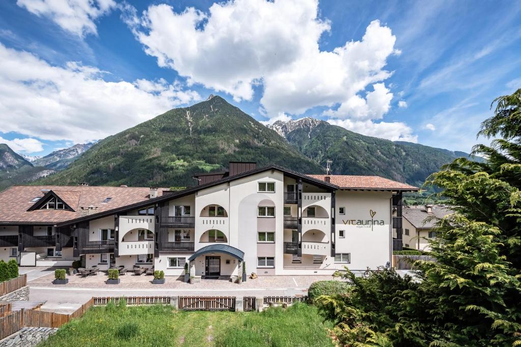 Nespecifikovaný výhled na hory nebo výhled na hory při pohledu z hotelu