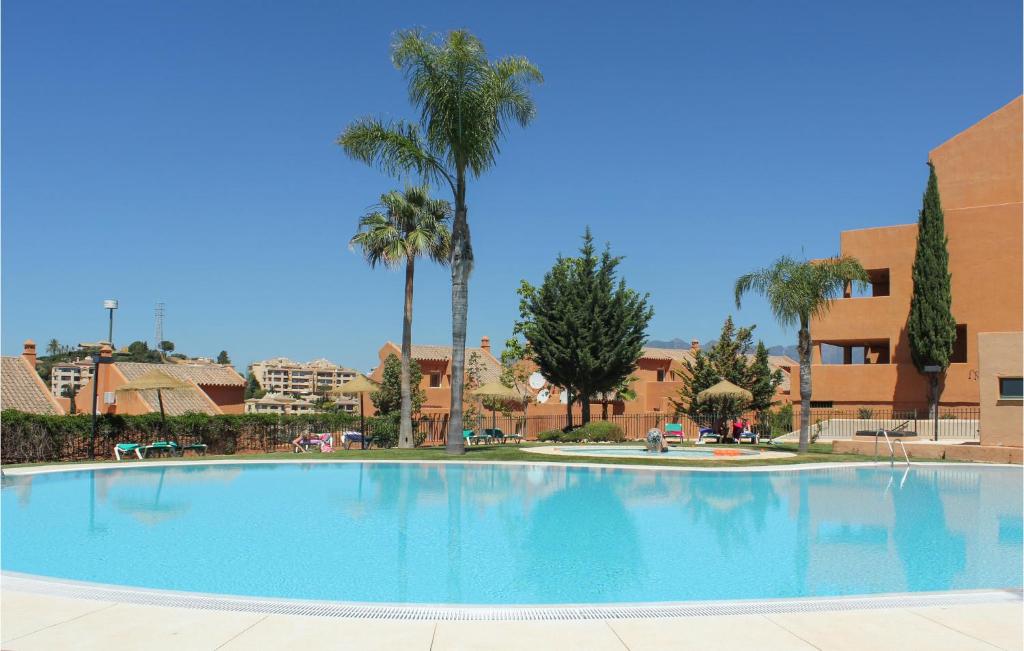 Bazén v ubytovaní Awesome Apartment In Elviria With Wifi alebo v jeho blízkosti