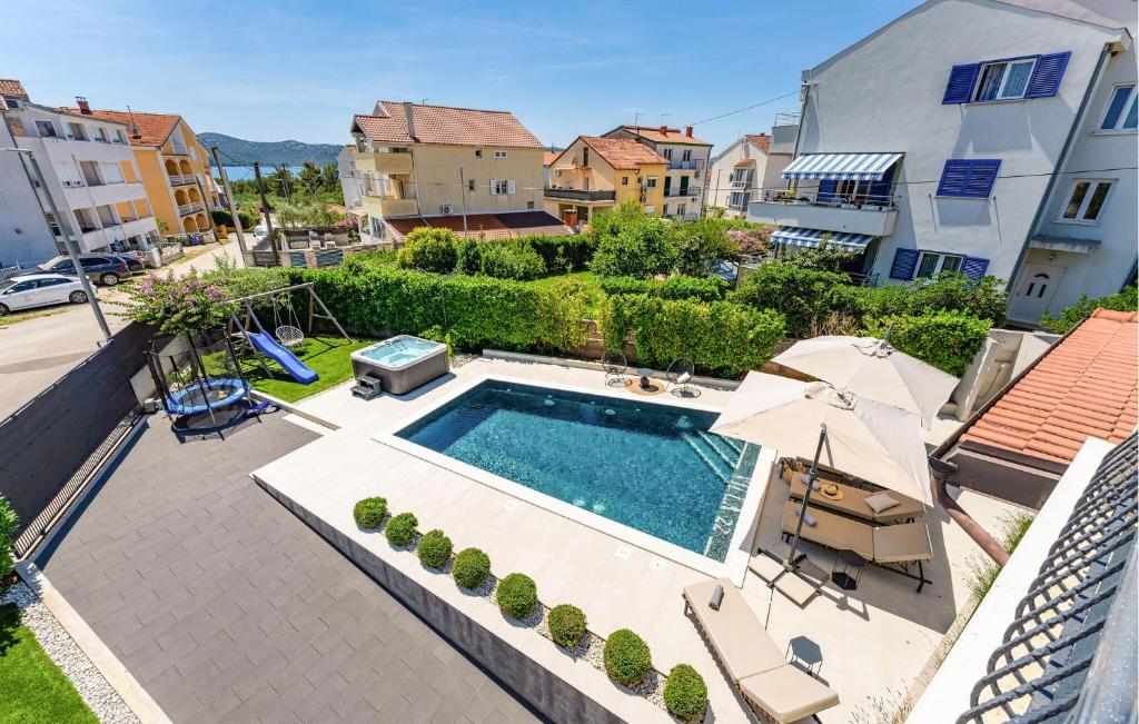 Bazén v ubytovaní Beautiful Home In Biograd Na Moru alebo v jeho blízkosti