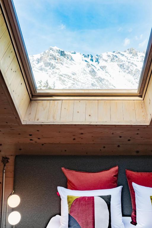 Nespecifikovaný výhled na hory nebo výhled na hory při pohledu z hotelu
