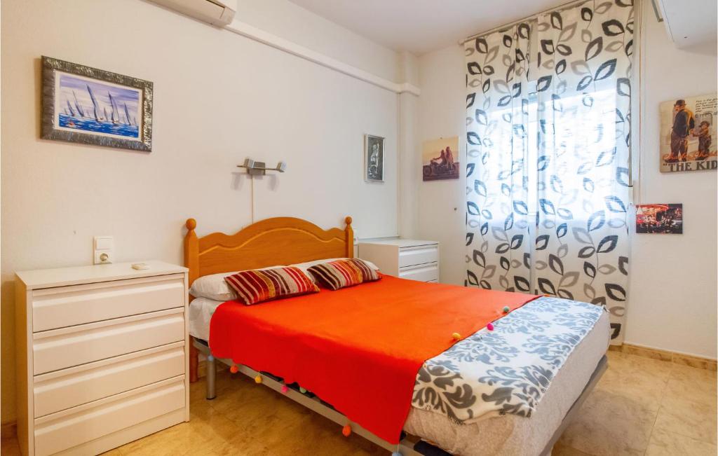Posteľ alebo postele v izbe v ubytovaní 1 Bedroom Cozy Apartment In Torrevieja