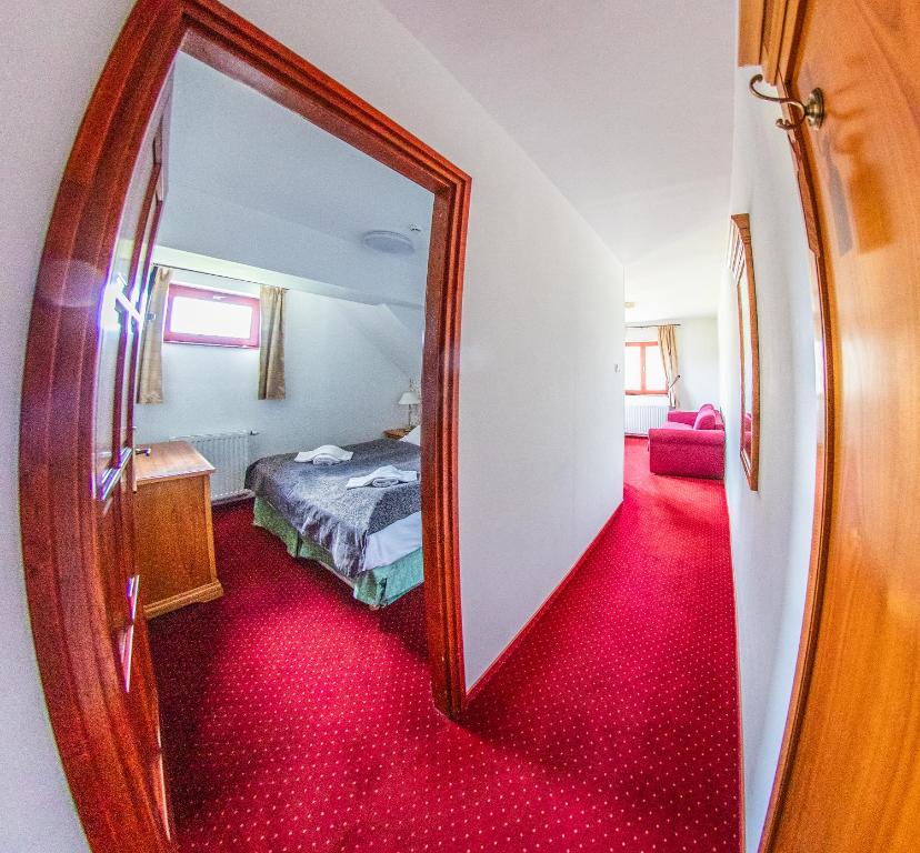 Borhotel Sziluett Farkasmály - Sala Familiar De Lujo