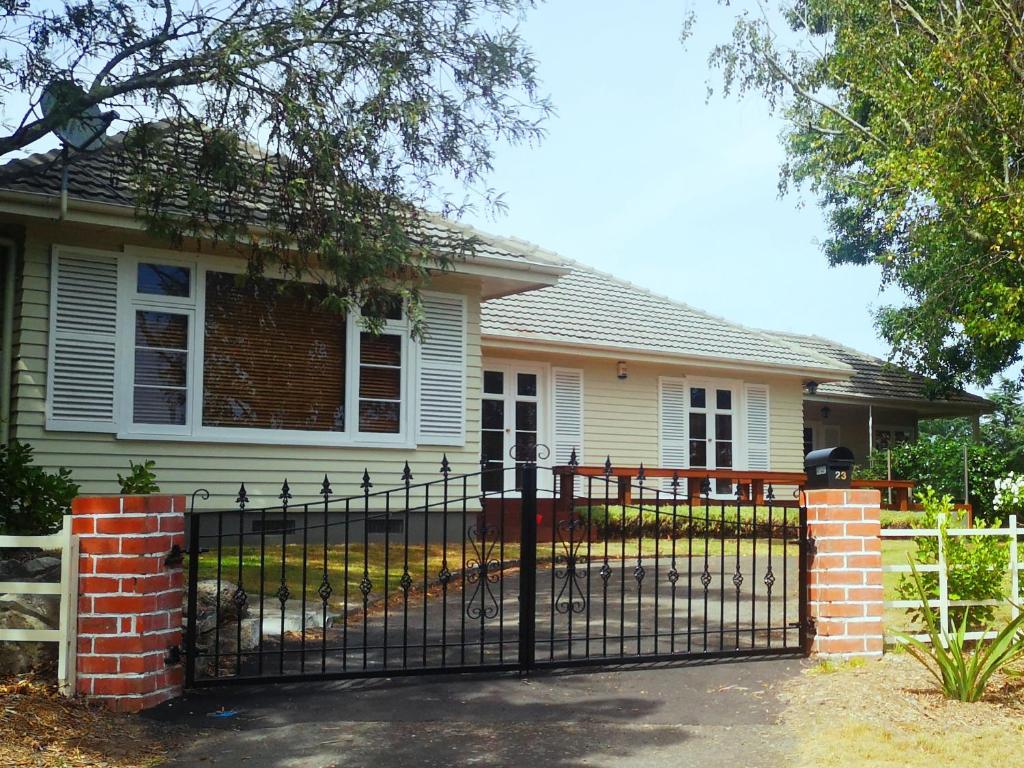 Sherri's Abode - Havelock North Holiday Home - Housity