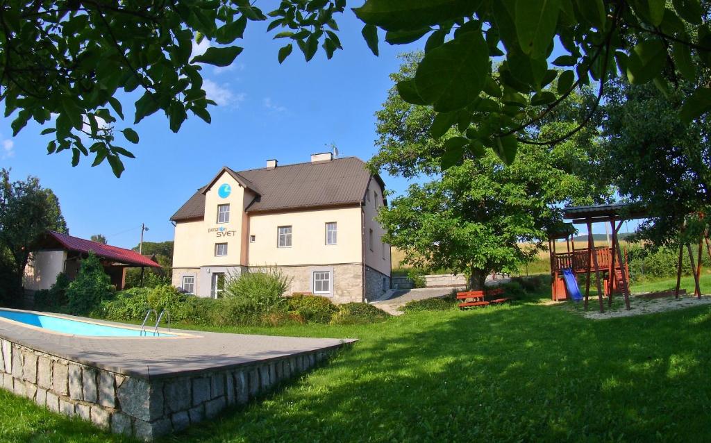 Bazén v ubytování Penzion Svět nebo v jeho okolí