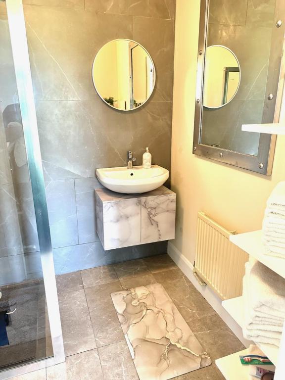 Koupelna v ubytování Kildare Luxury Suites