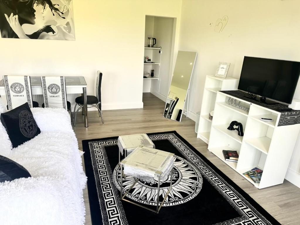 TV a/nebo společenská místnost v ubytování Kildare Luxury Suites