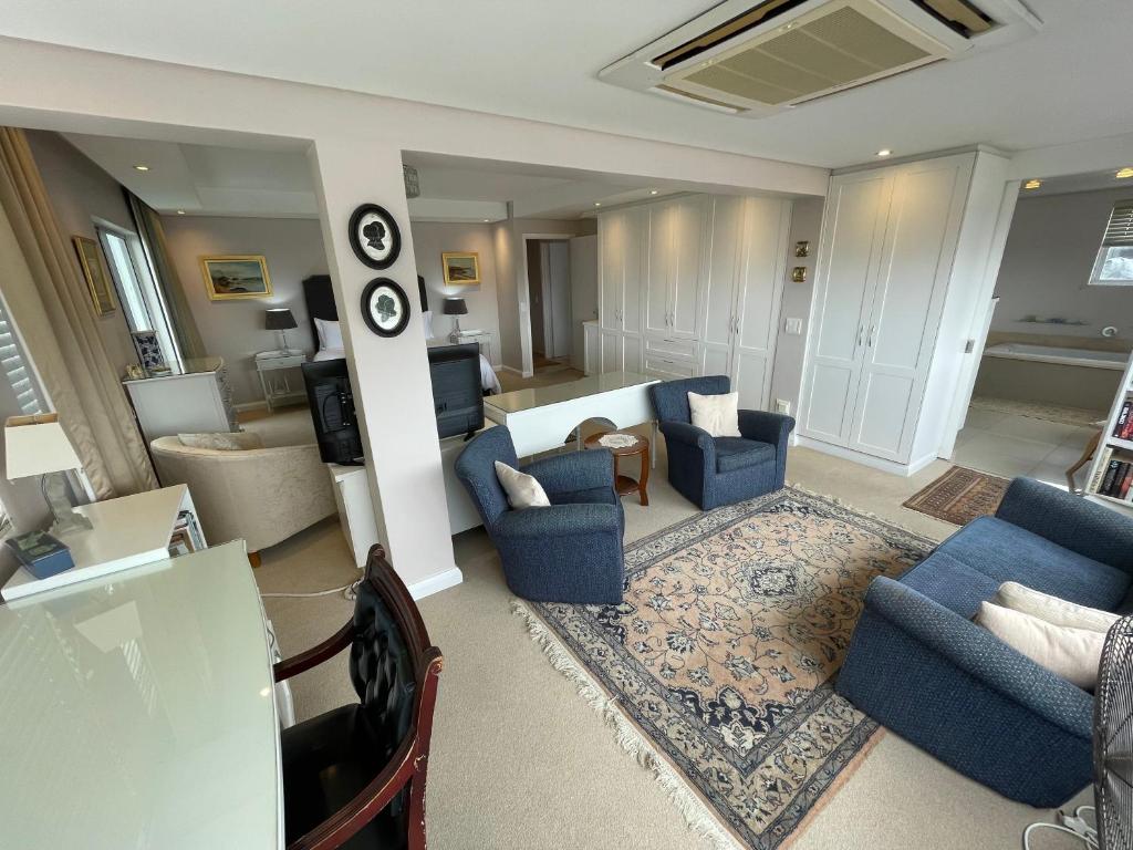 Hill Penthouse Plett - Best On Top - Image 13