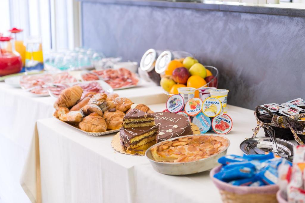 Jedlo v ubytovaní bed & breakfast alebo blízkom okolí