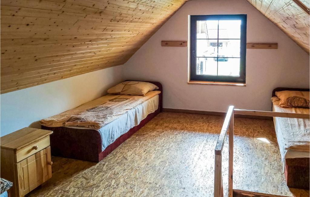 Posteľ alebo postele v izbe v ubytovaní 1 Bedroom Beautiful Home In Gubin