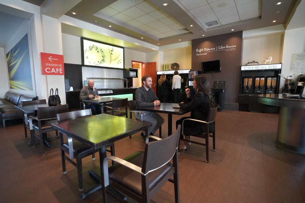 Hôtel Must Aéroport de Québec par JARO - Resim 15