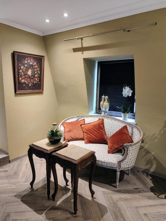 Posezení v ubytování L'Amarante chambres d'hôtes OU gîte citadin