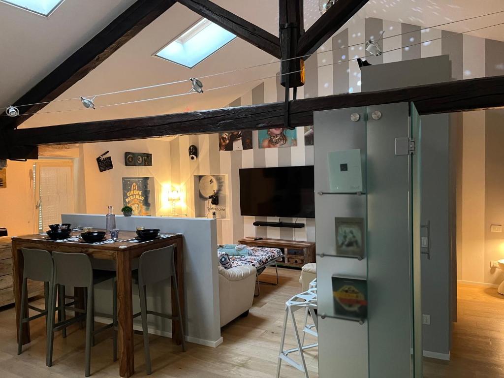 Foto dalla galleria di Loft con parcheggio privato in Centro - Movie Loft Art ad Ascoli Piceno