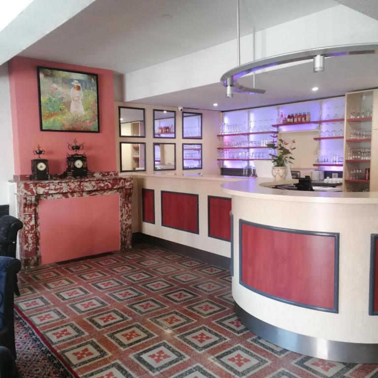 Fotografie z fotogalerie ubytování Hotel Le Normandy v destinaci Beaumont-de-Lomagne