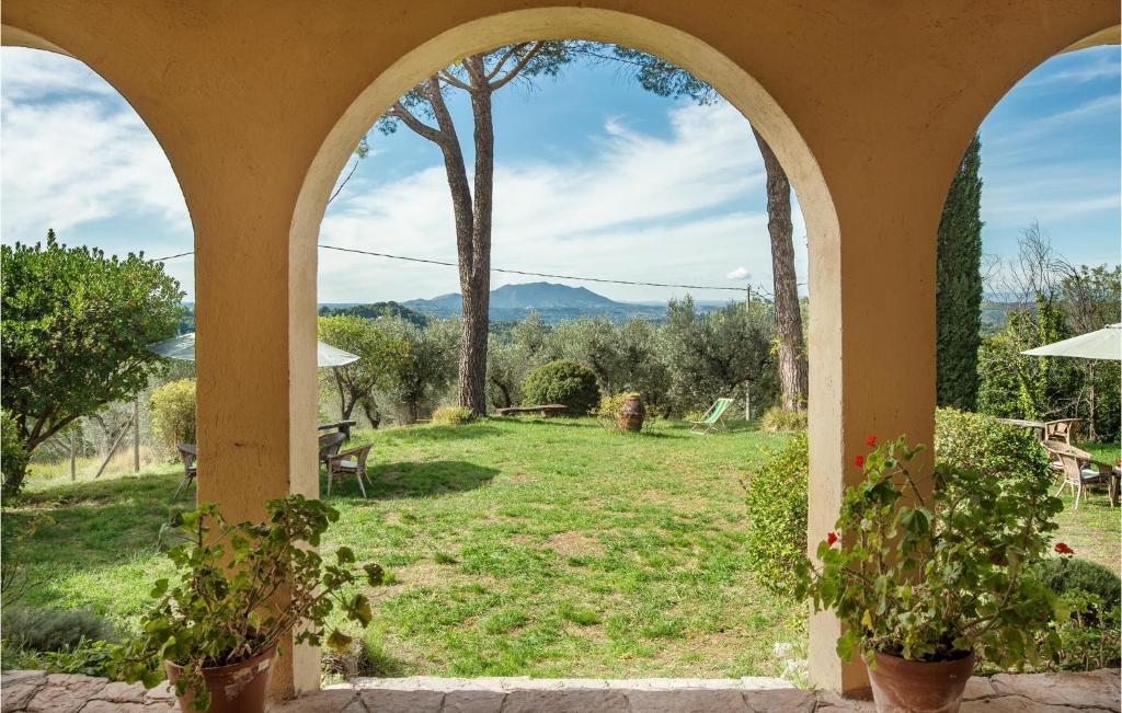 A general mountain view or a mountain view taken from the holiday home