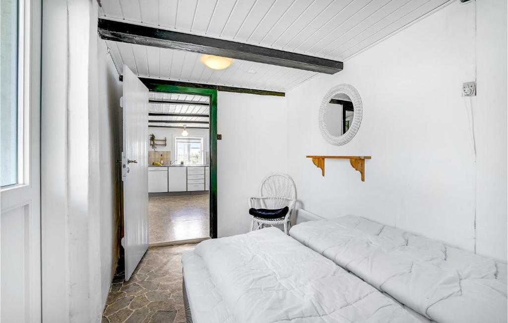 Postel nebo postele na pokoji v ubytování Lovely Apartment In Ulfborg With Wifi